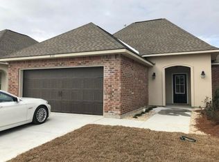 938 Deer Pass Dr, Baton Rouge, LA 70820