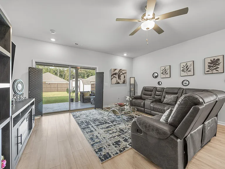 15015 Demarie Ln — Photo 9