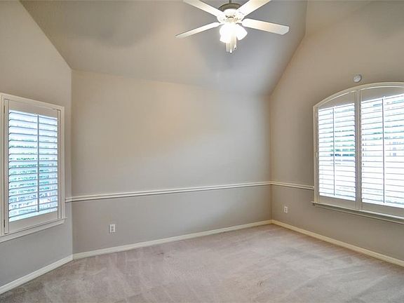 5th image of 5549 Travis Dr