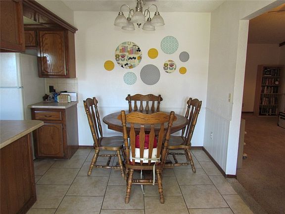 5th image of 624 SW 133rd St