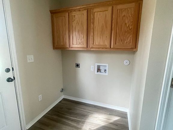 3rd image of 1244 14th St SE #1