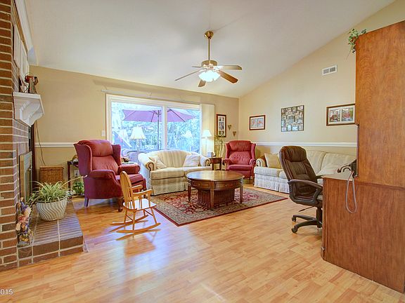 5th image of 7225 Walnut Wood Dr