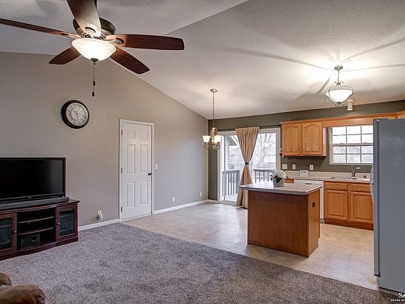 3rd image of 2502 Blakemoore Dr