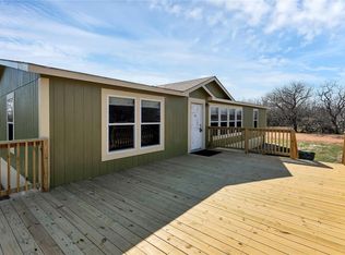 154 Cowboy Ln, Gonzales, TX 78629