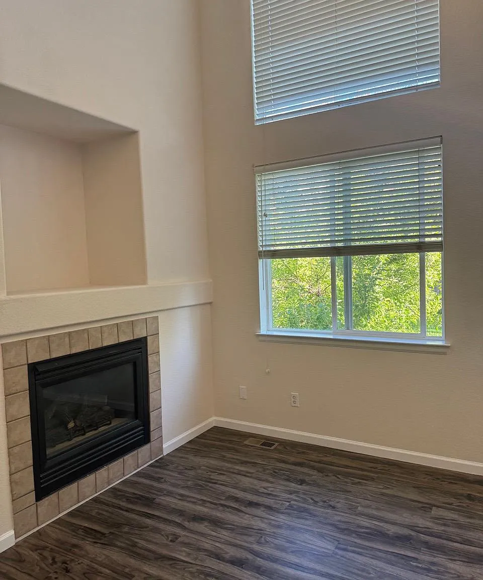 3 bed, 2363 sqft, $3,150 — Photo 4