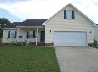 5327 Heather St, Hope Mills, NC 28348