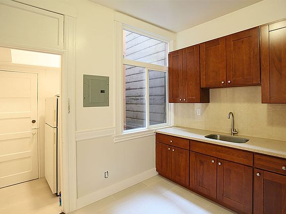 5th image of 1484 California St