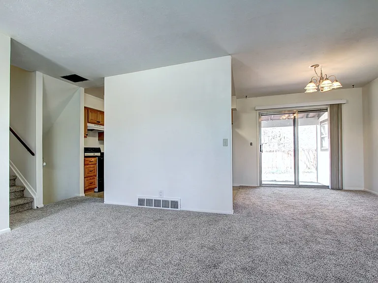 2911 S Clarkson St — Photo 8