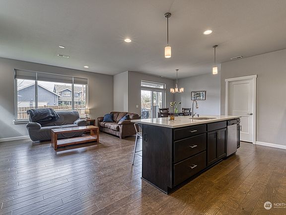 3rd image of 6504 Foxtail Place NW