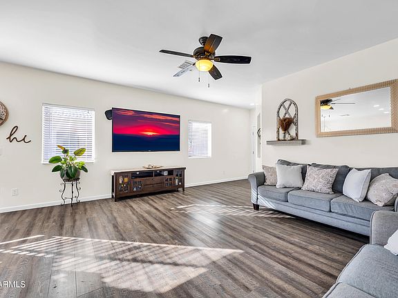 5th image of 9127 W CAMBRIDGE Avenue