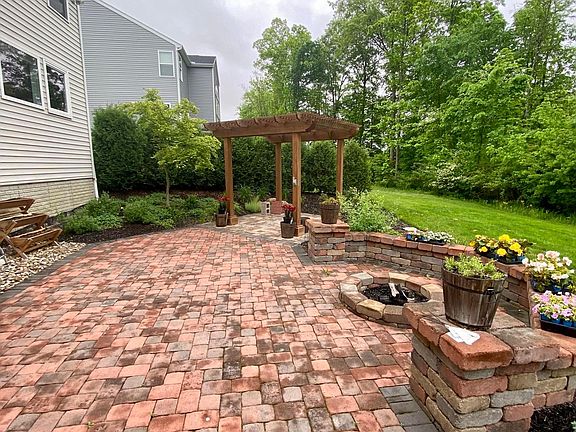 5th image of 717 Arabian Cir