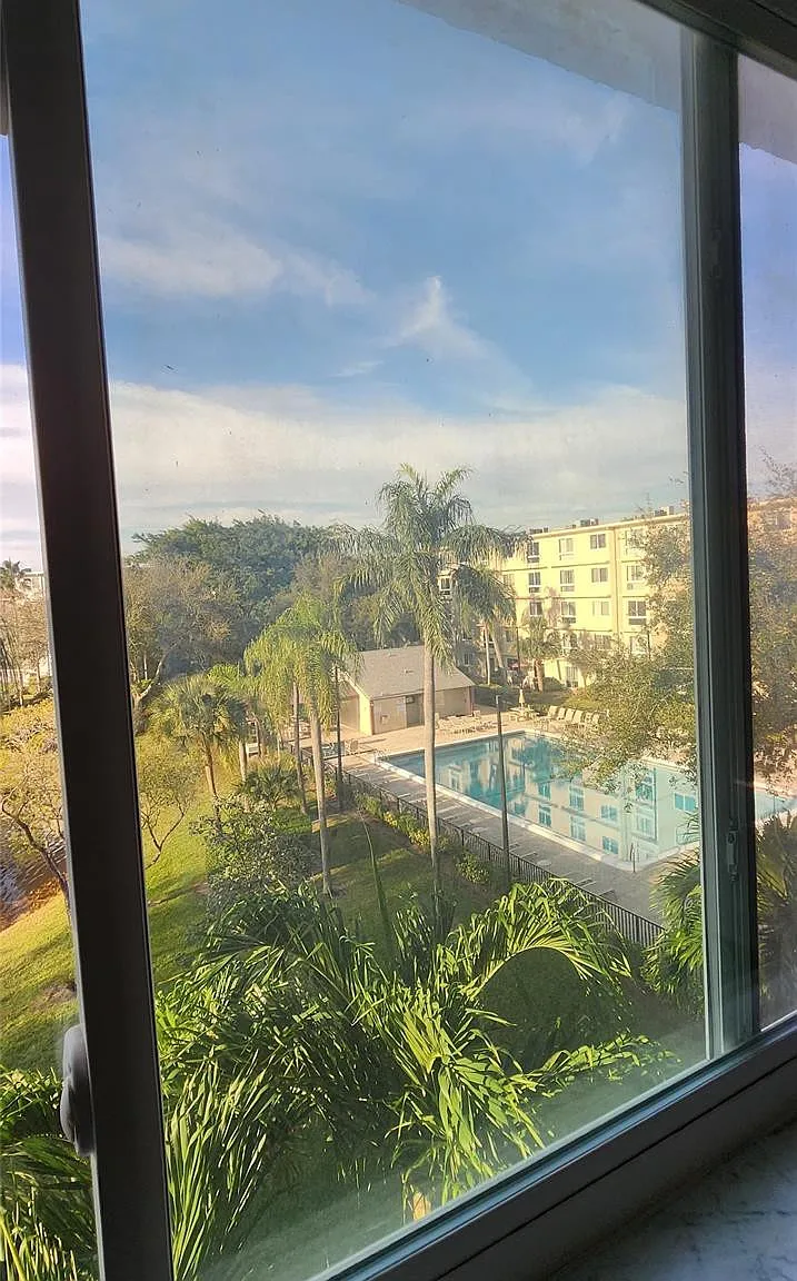 2 bed, 2.0 bath, 770 sqft, $2,000 — Photo 3