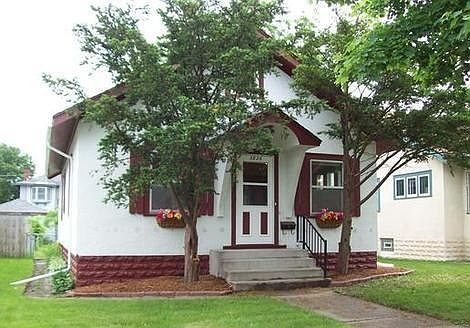 4th image of 3826 Aldrich Ave N