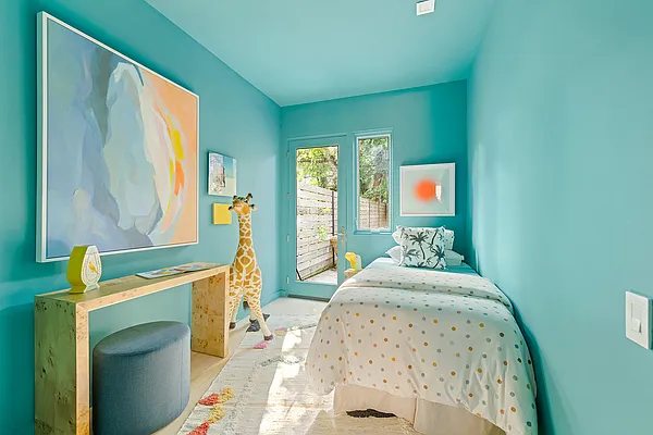 Sold by Compass | media 18