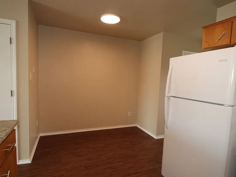 4206B Deek Dr — Photo 7