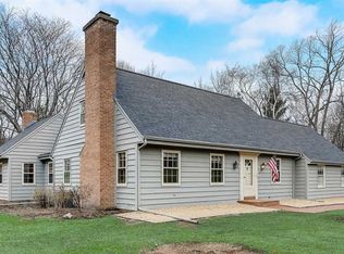 9807 N Deer Run Ln, Mequon, WI 53092