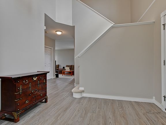 2nd image of 1474 Churchill Ln
