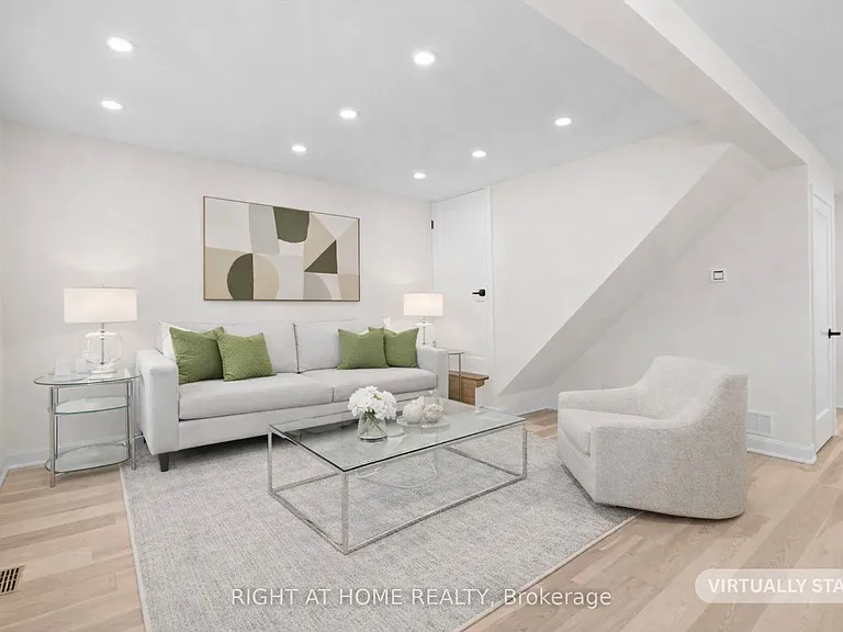 961 Victoria Park Ave — Photo 2