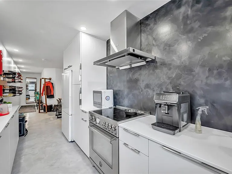 224 6th Ave N #13 — Photo 17