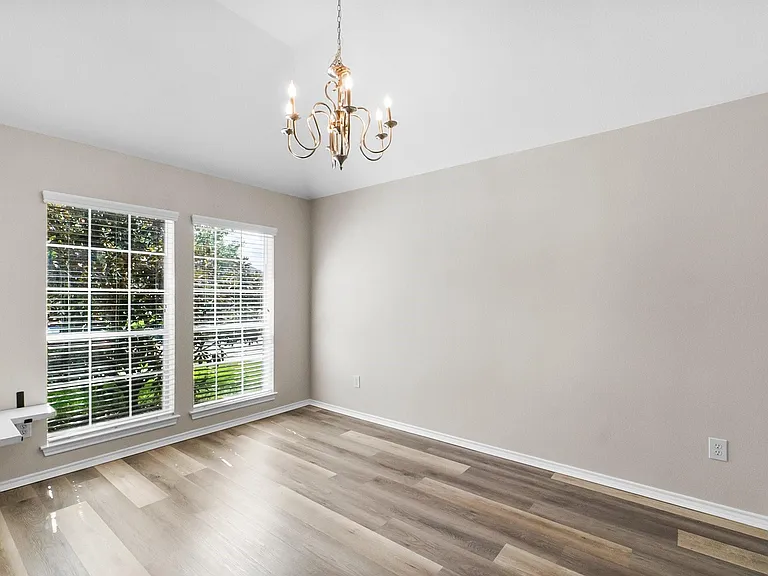 2419 Keegan Hollow Ln — Photo 9