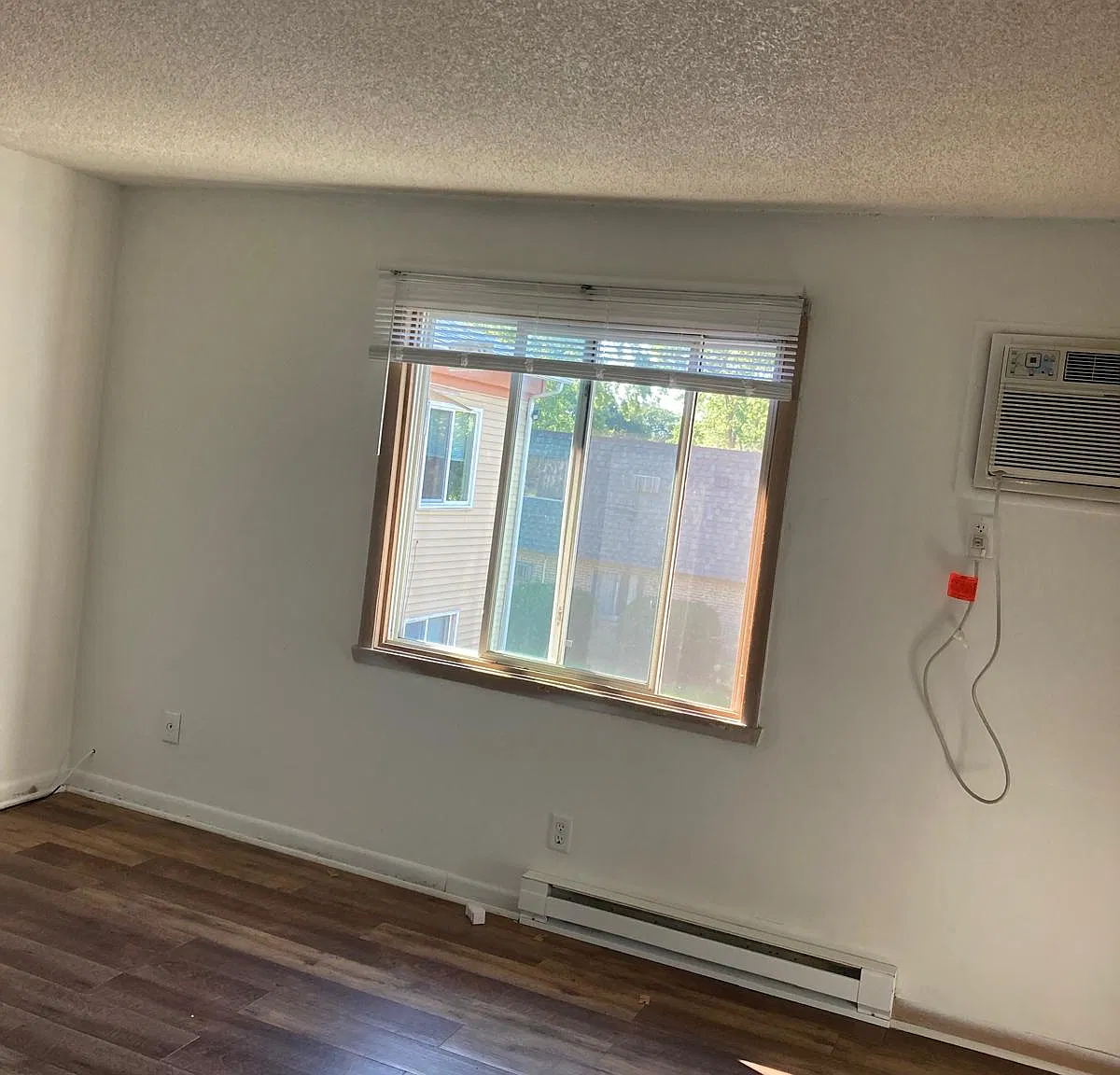 1 bed, 725 sqft, $1,275 — Photo 3