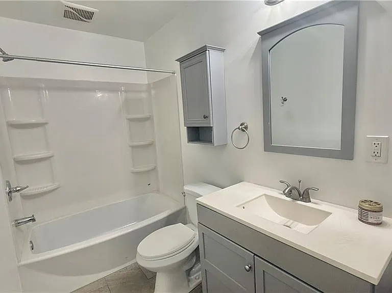 112 N Huntington Dr #2 — Photo 8