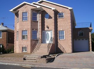 1107 Keswick Pl, Fort Lee, NJ 07024