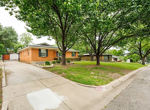 3263 Bilglade Rd Photo 1