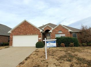 729 Crownpoint Ct, Arlington, TX 76002
