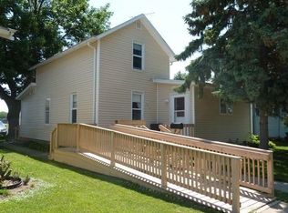 428 E 7th St, Port Clinton, OH 43452