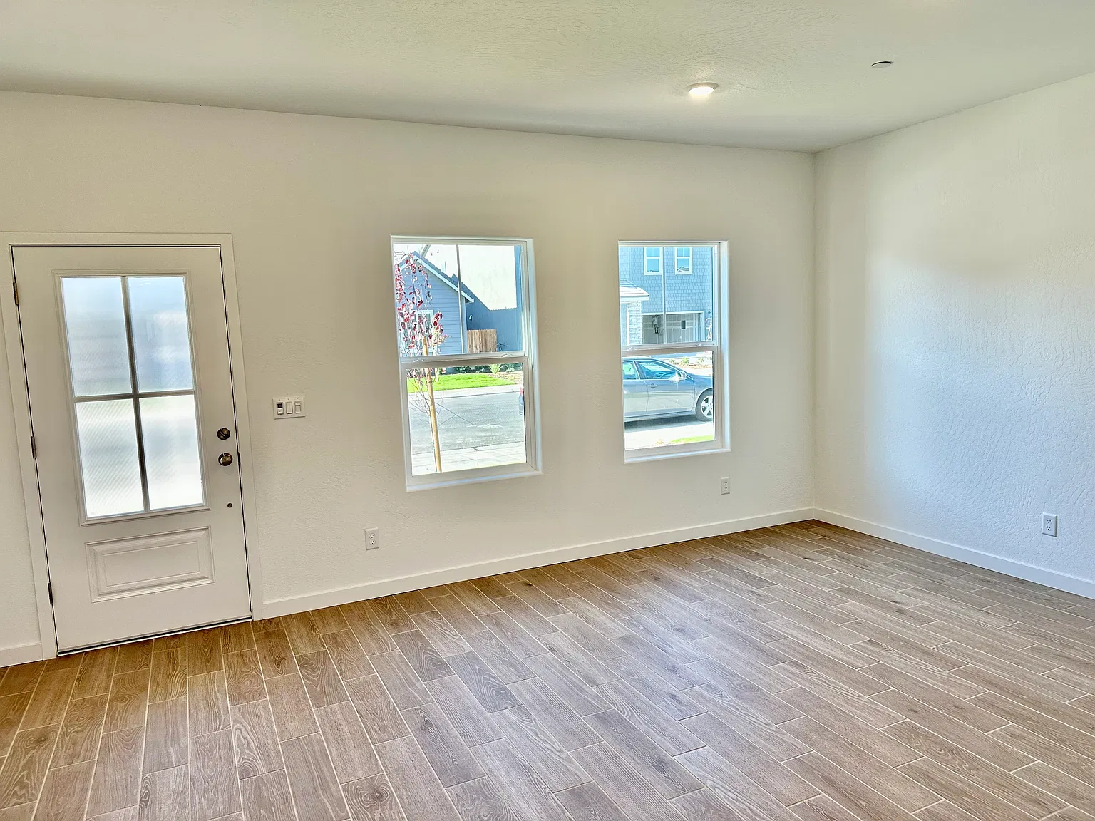 5 bed, 2985 sqft, $3,250 — Photo 3