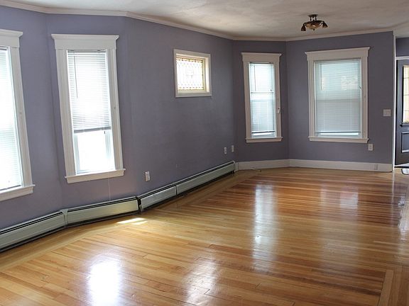 3rd image of 139 Langdon Ave #2