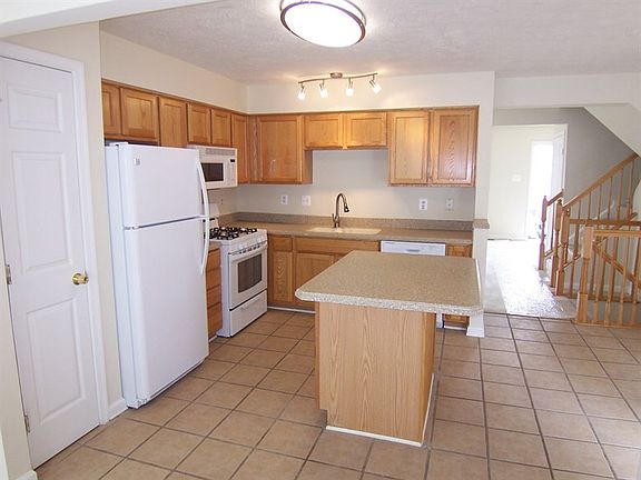 3rd image of 513 Cider Press Ct Unit 1