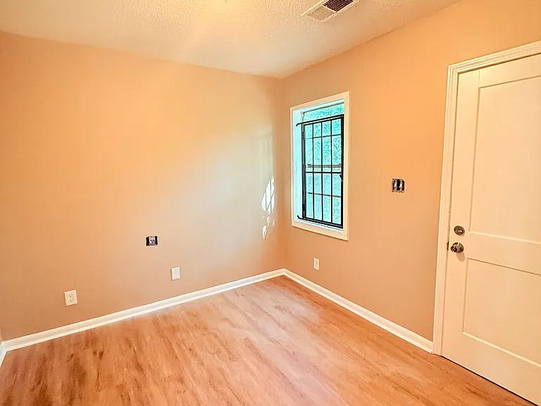 931 Calvin Rd — Photo 12