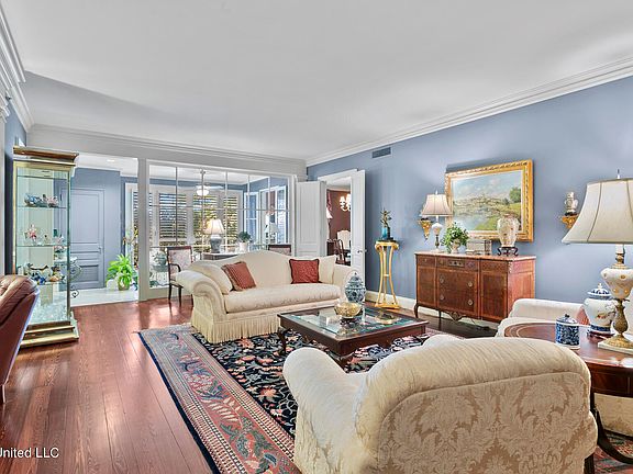 4th image of 1200 Meadowbrook Rd APT 11