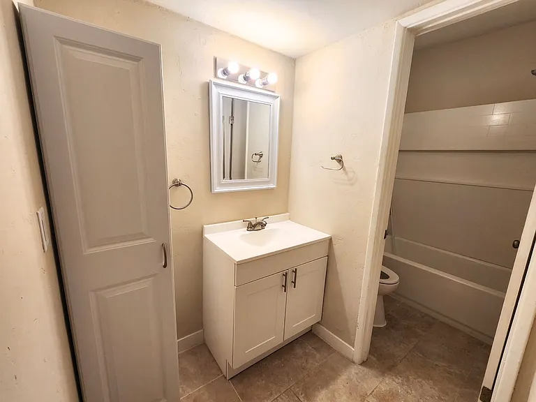 502 E Glenn St #10 — Photo 7