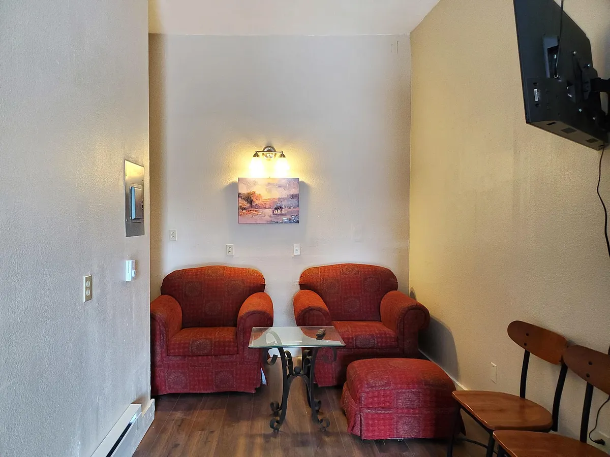 Building Photo - 403 W Highland Blvd #1