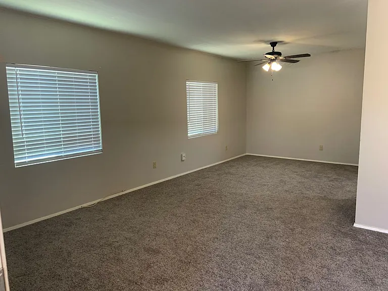 Marline Ave Duplex — Photo 12