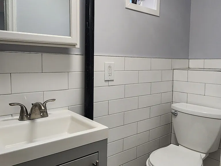 258 Franklin St #3 — Photo 9