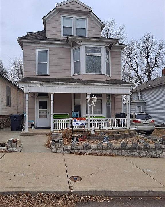 1st image of 1020 Henry St