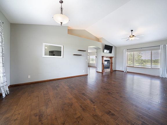 3rd image of 1245 N Countrywalk St