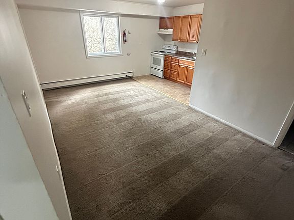 2nd image of 22 Carriage House Rd APT 21