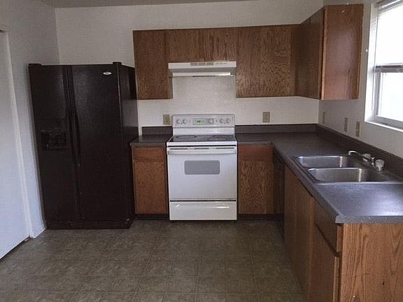 4th image of 2849 Beethoven Ave