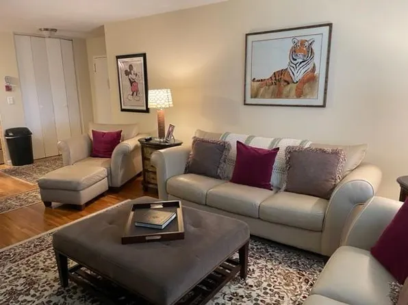 10 Oakwood Drive #28, New Windsor, NY 12553