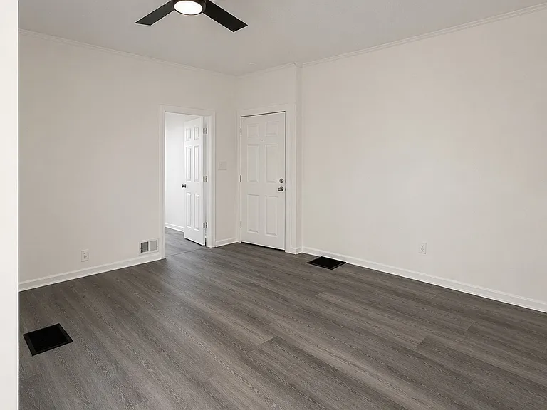 402 Lyceum Ave #A — Photo 6