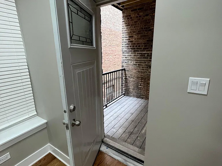 2314 W Giddings St #1F — Photo 11