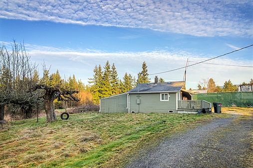 5th image of 2122 Mount Baker Hwy