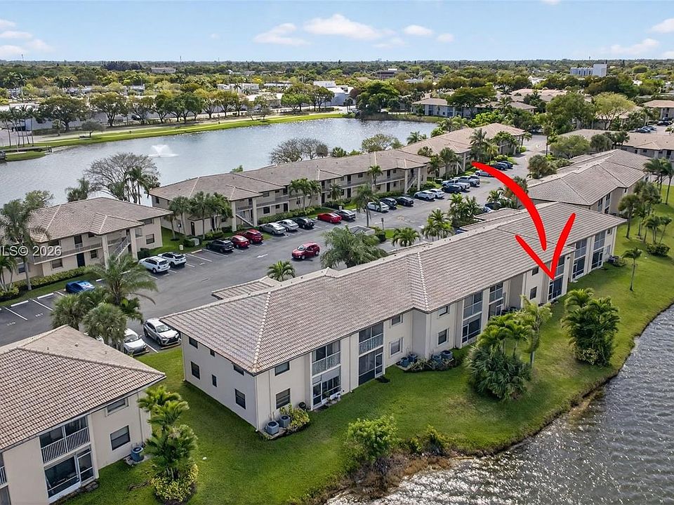1st image of 5520 Lakeside Dr APT 105
