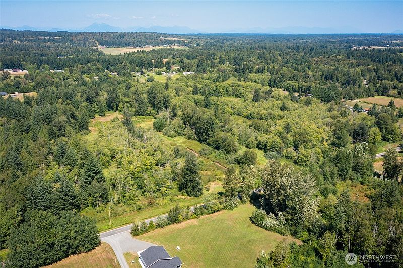 3rd image of 3118 Loomis Trail Road