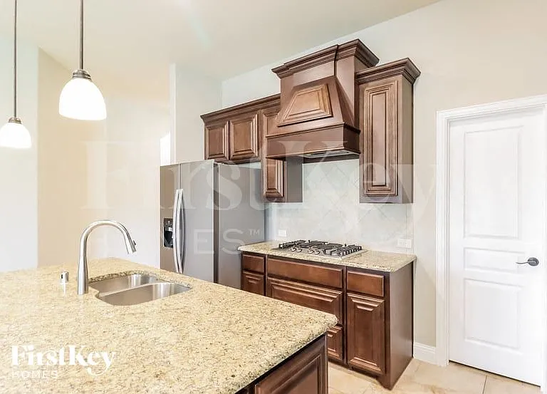 1125 Marigold Dr — Photo 6